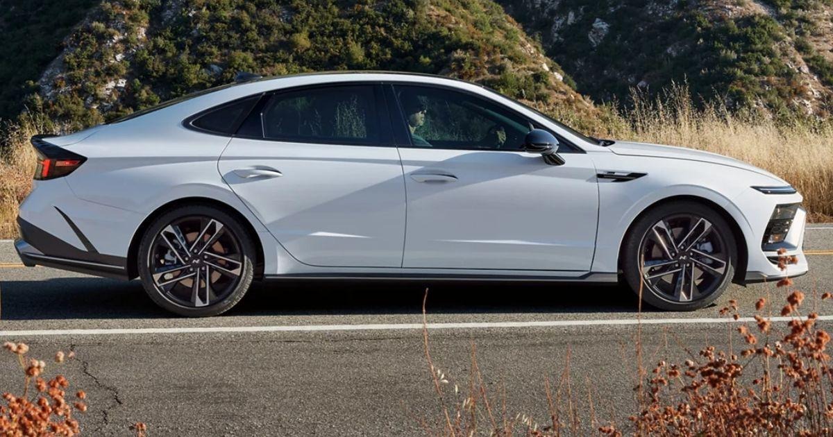 Higher trims like the Sonata N Line have 19-inch wheels