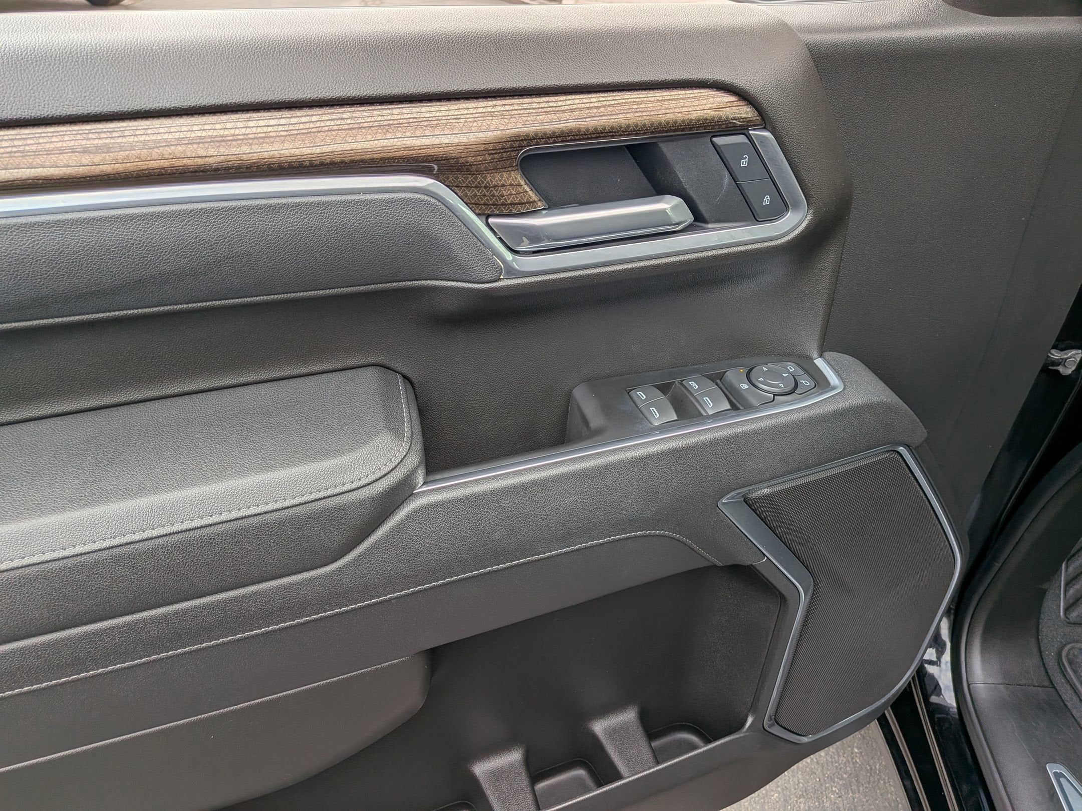 2025 Chevrolet Silverado RST