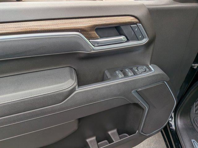 2025 Chevrolet Silverado RST