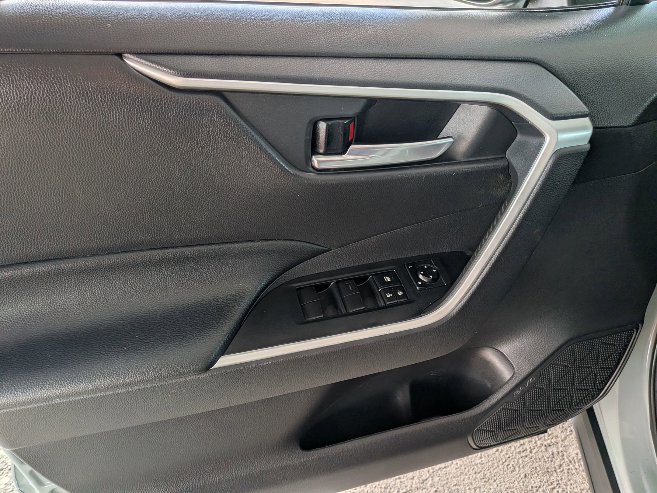 2020 Toyota RAV4 HYBRID Hybrid XLE