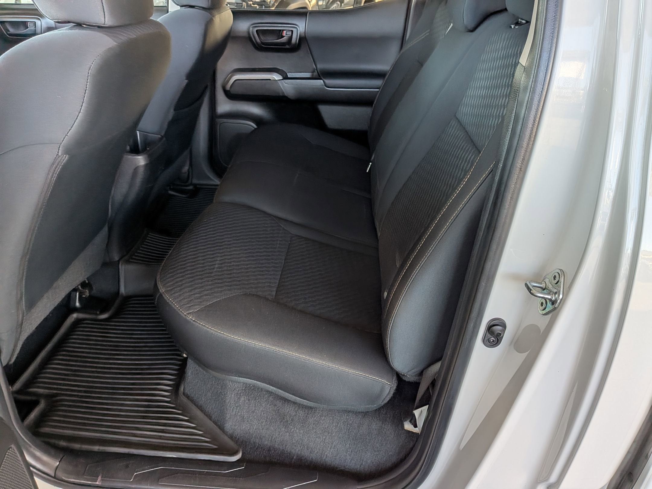 2022 Toyota TACOMA SR5 SR5