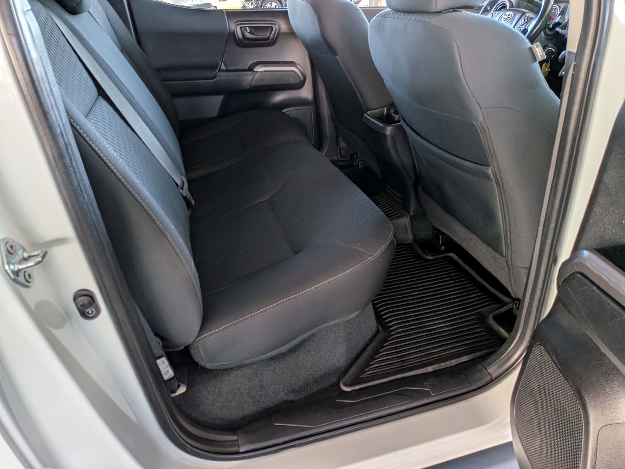 2022 Toyota TACOMA SR5 SR5