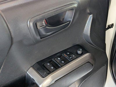 2022 Toyota TACOMA SR5 SR5