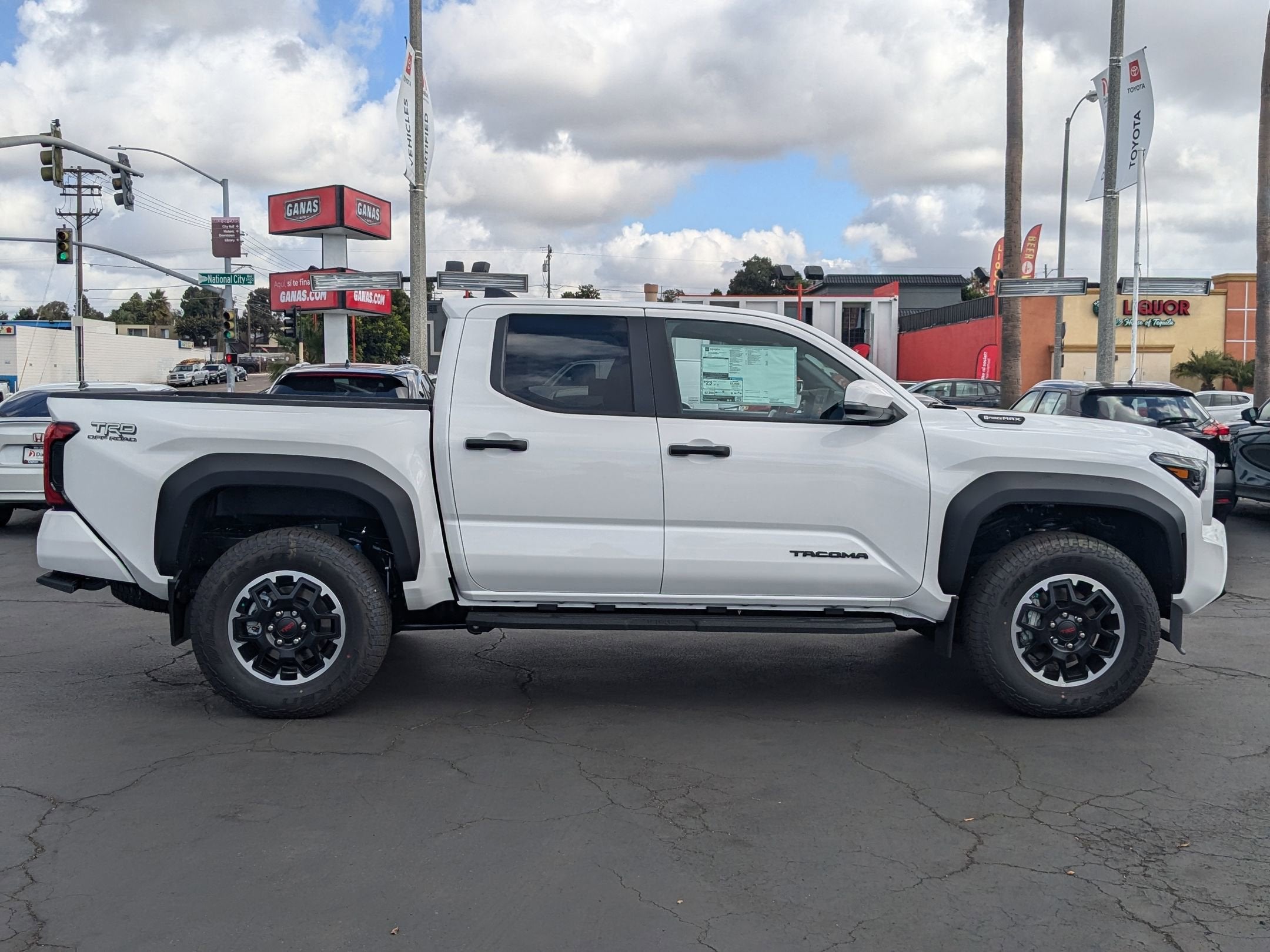 2024 Toyota Tacoma TRD OFF ROAD HYBR