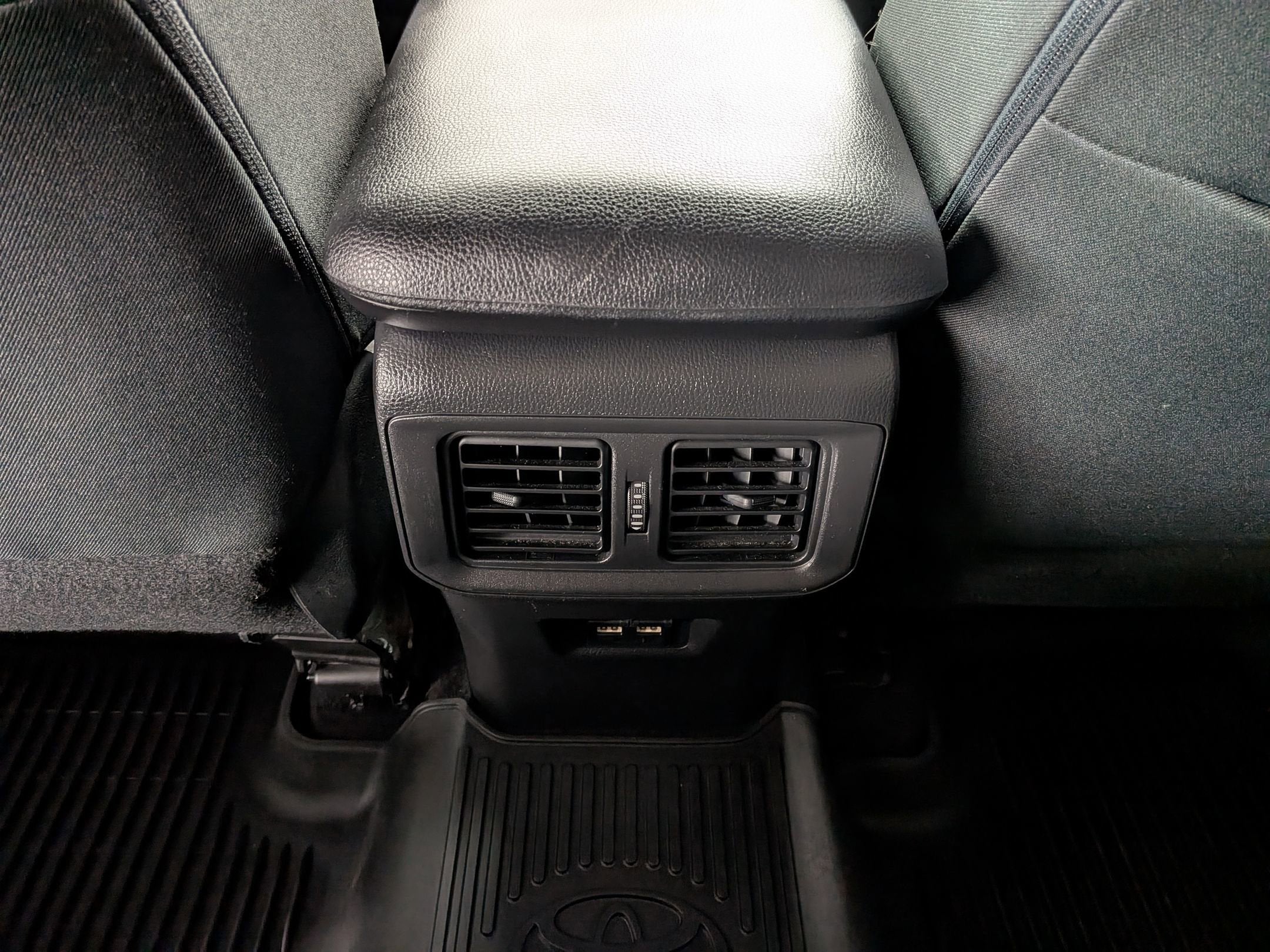 2021 Toyota RAV4 HYBRID Hybrid XLE