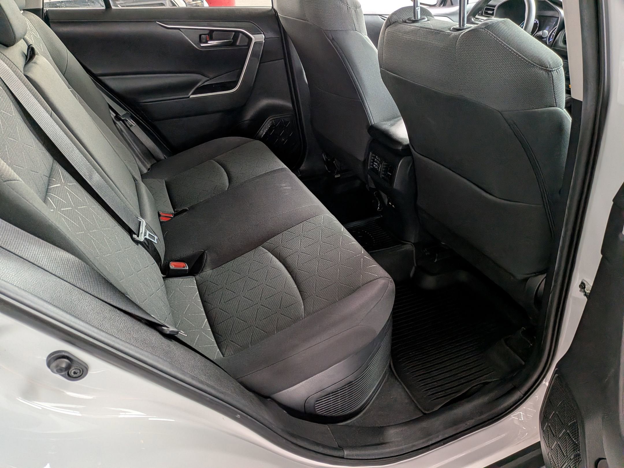 2021 Toyota RAV4 HYBRID Hybrid XLE