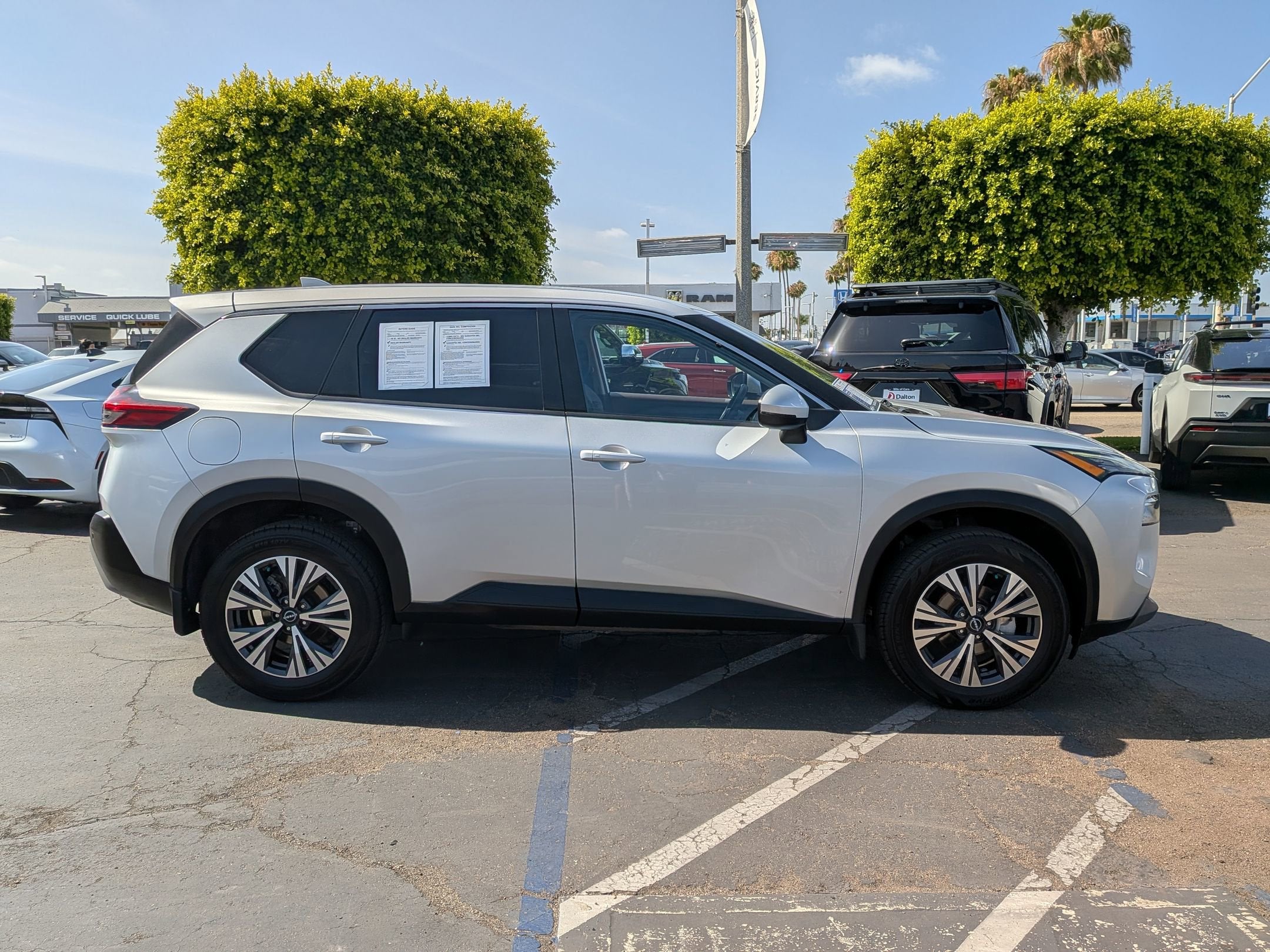 2022 Nissan Rogue SV