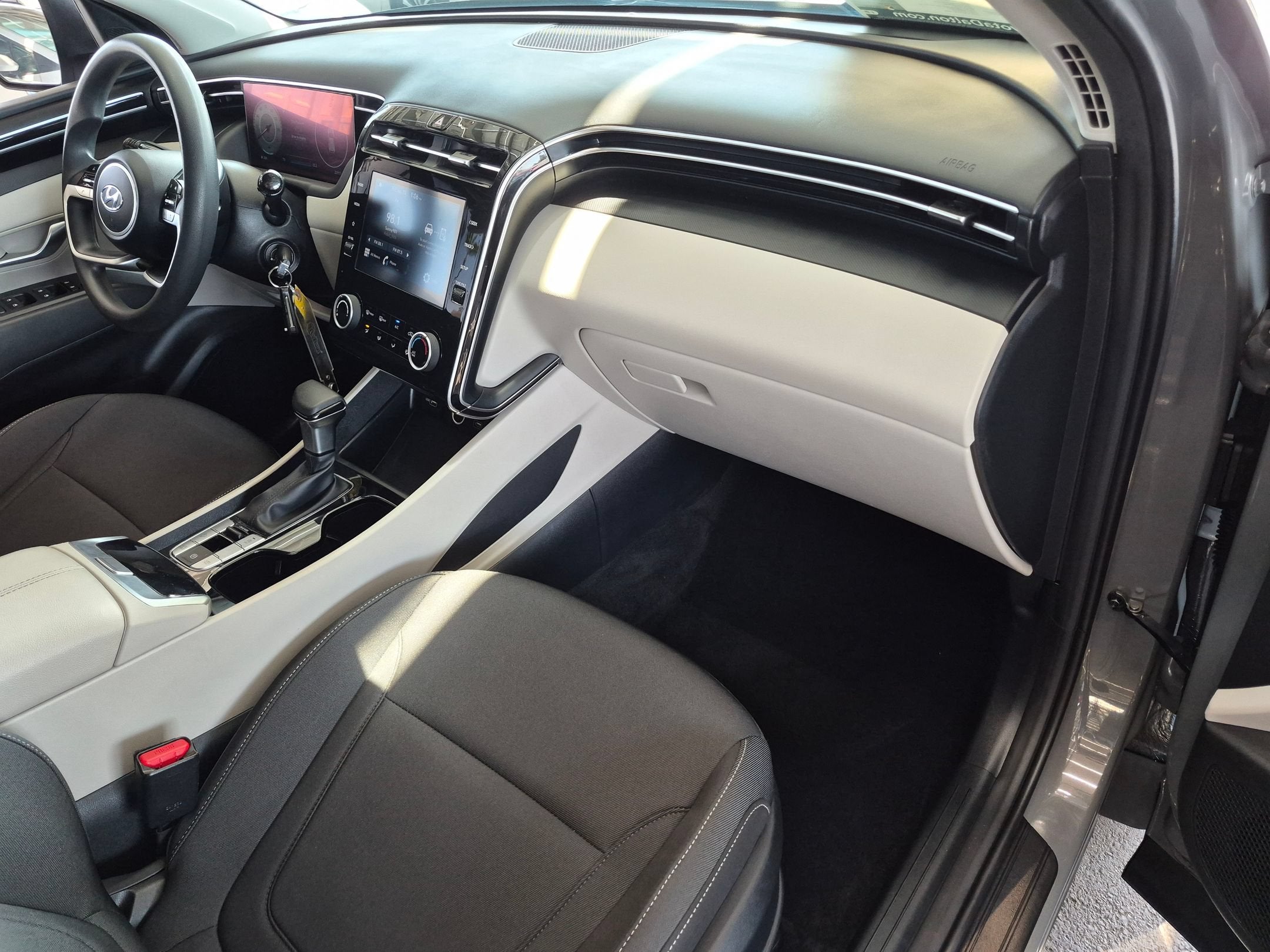 2024 Hyundai TUCSON SE