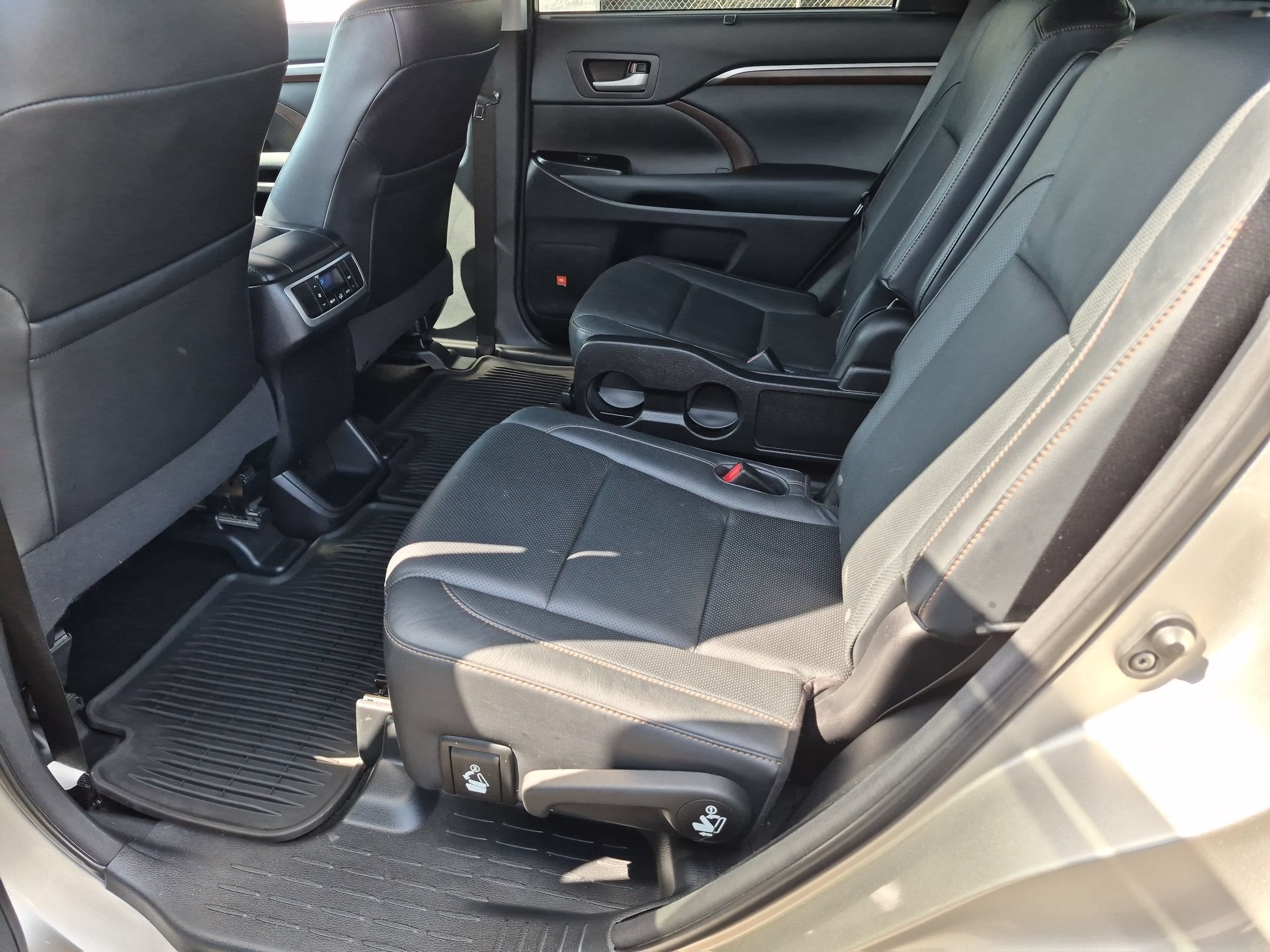 2014 Toyota HIGHLANDER Limited