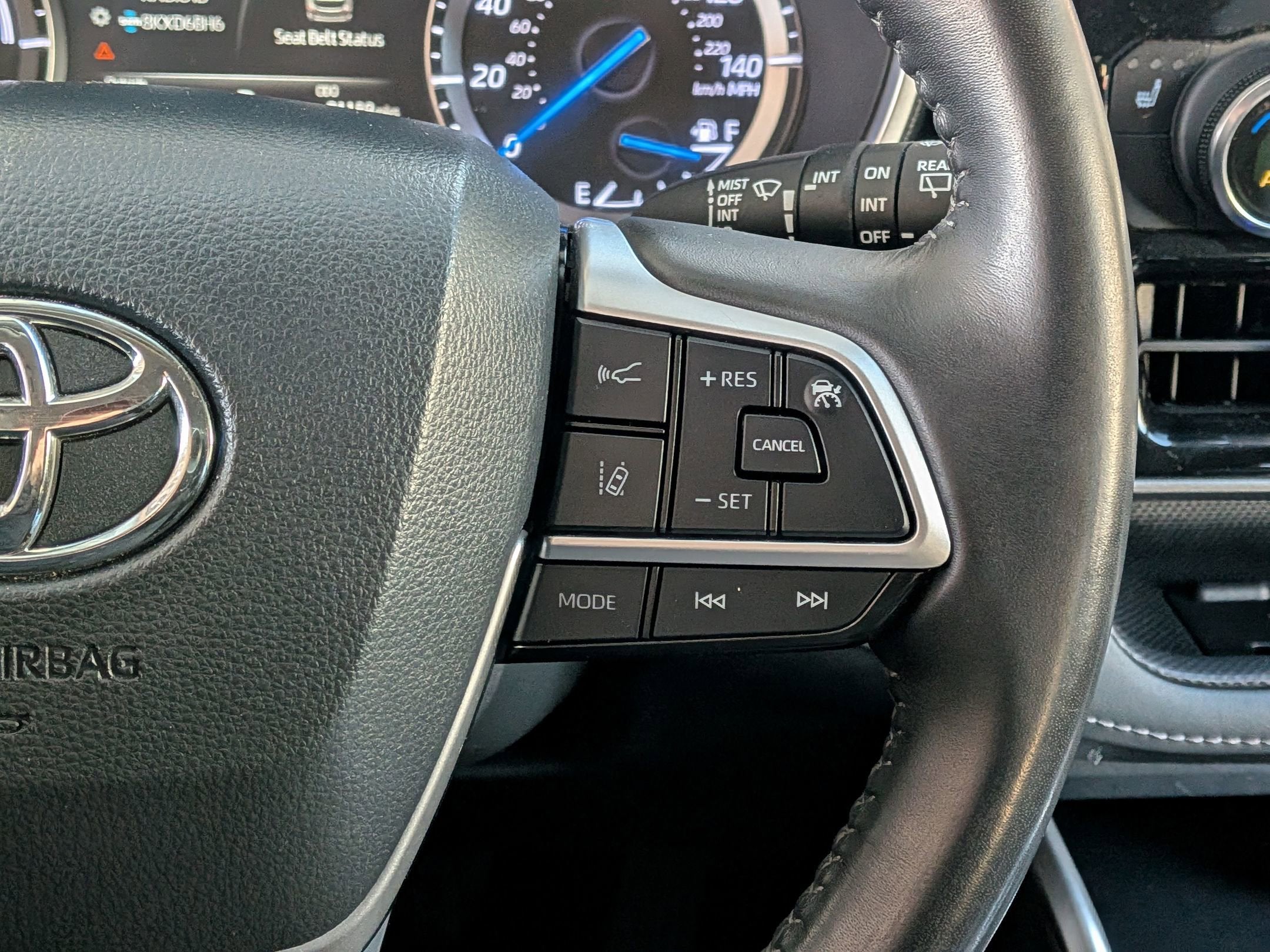 2022 Toyota HIGHLANDER HYBRD Hybrid XLE