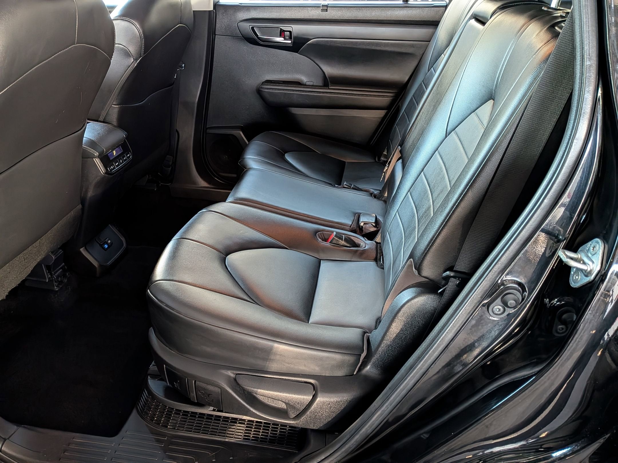 2022 Toyota HIGHLANDER HYBRD Hybrid XLE