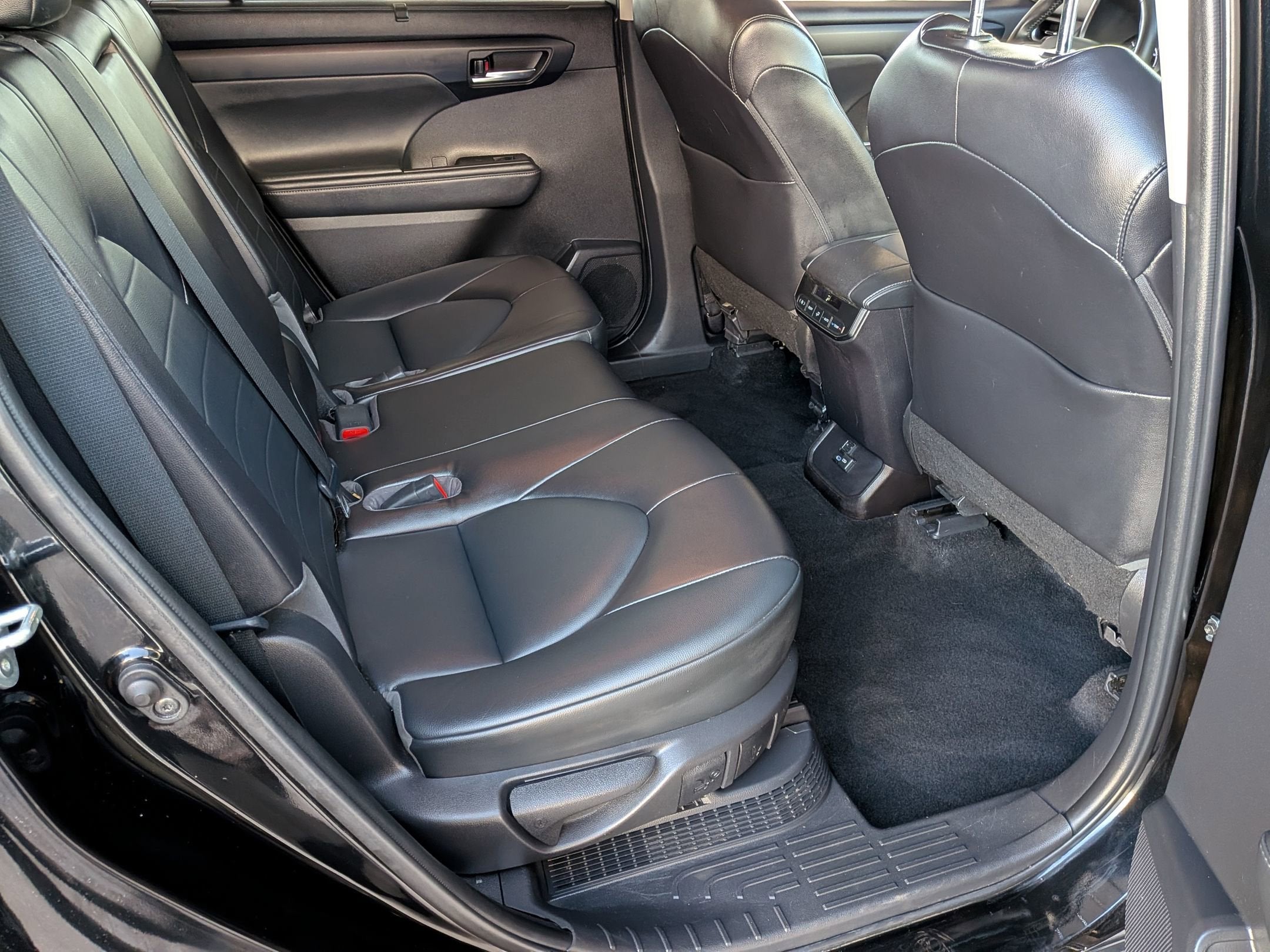 2022 Toyota HIGHLANDER HYBRD Hybrid XLE