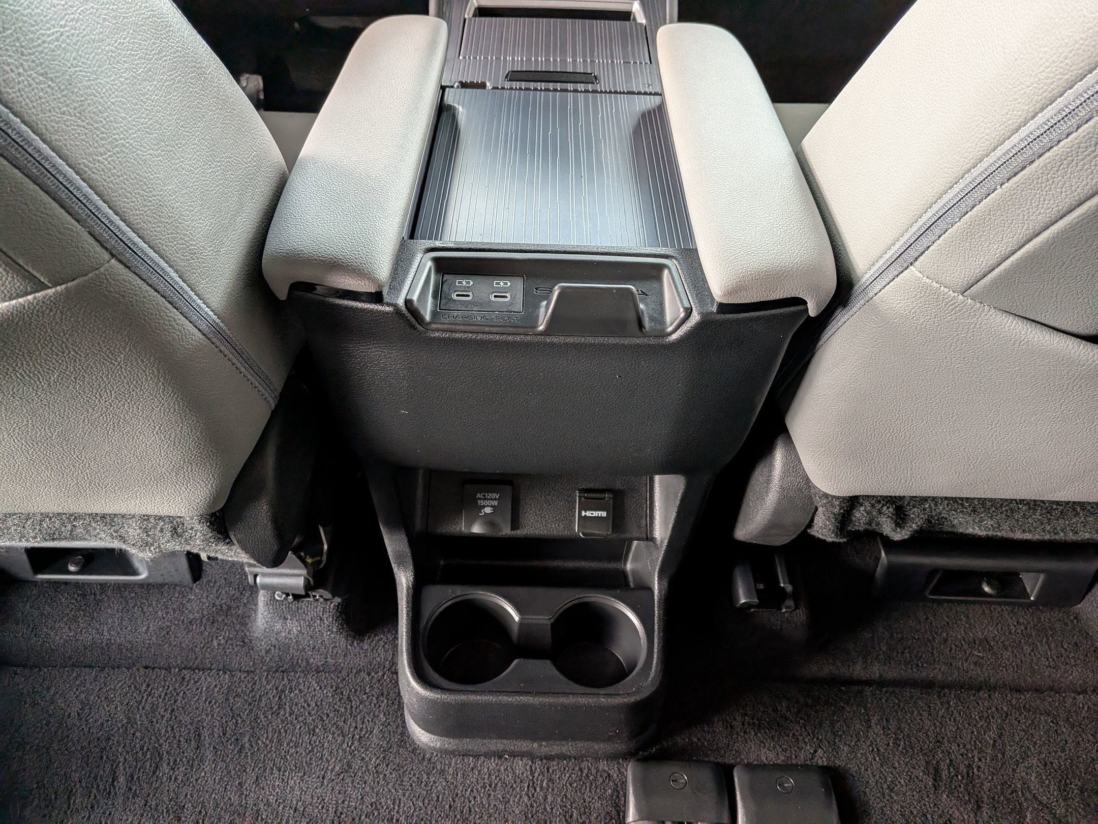 2025 Toyota SIENNA XLE XLE