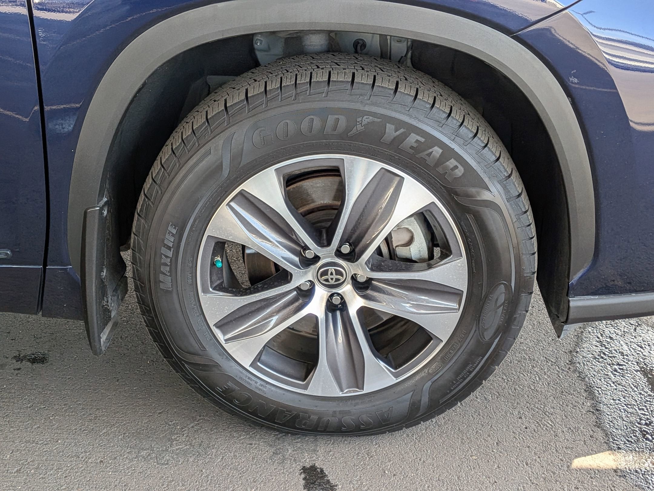 2023 Toyota HIGHLANDER HYBRD Hybrid XLE