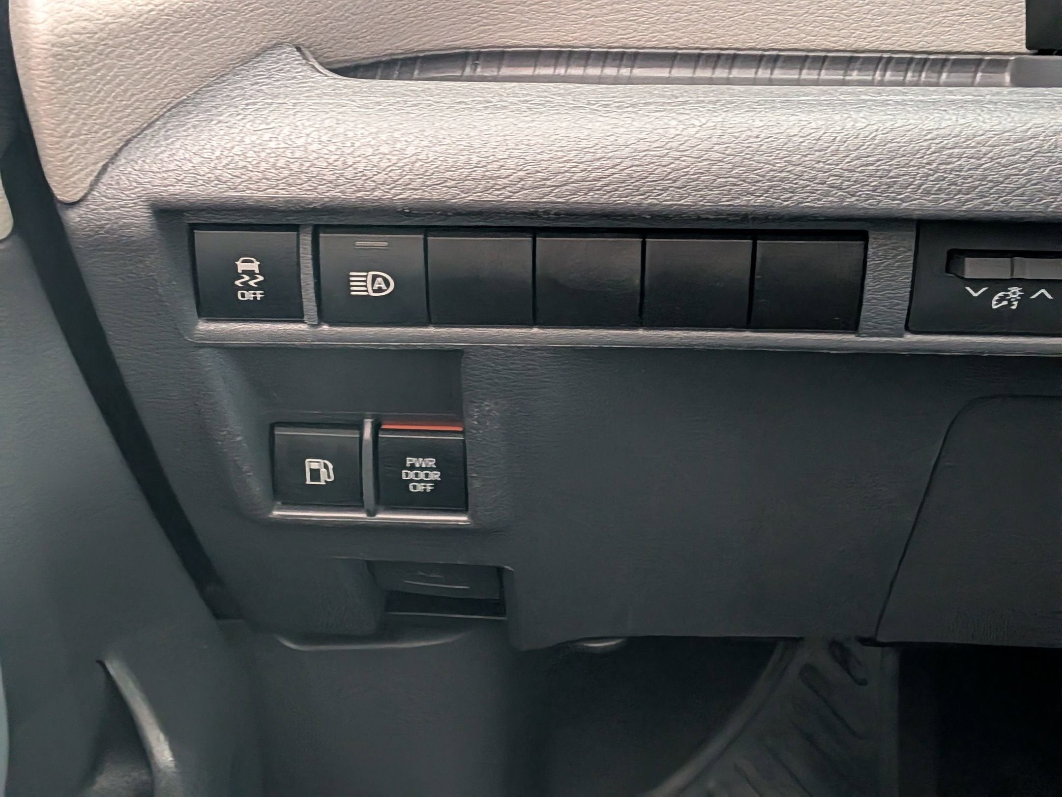 2022 Toyota SIENNA LE LE