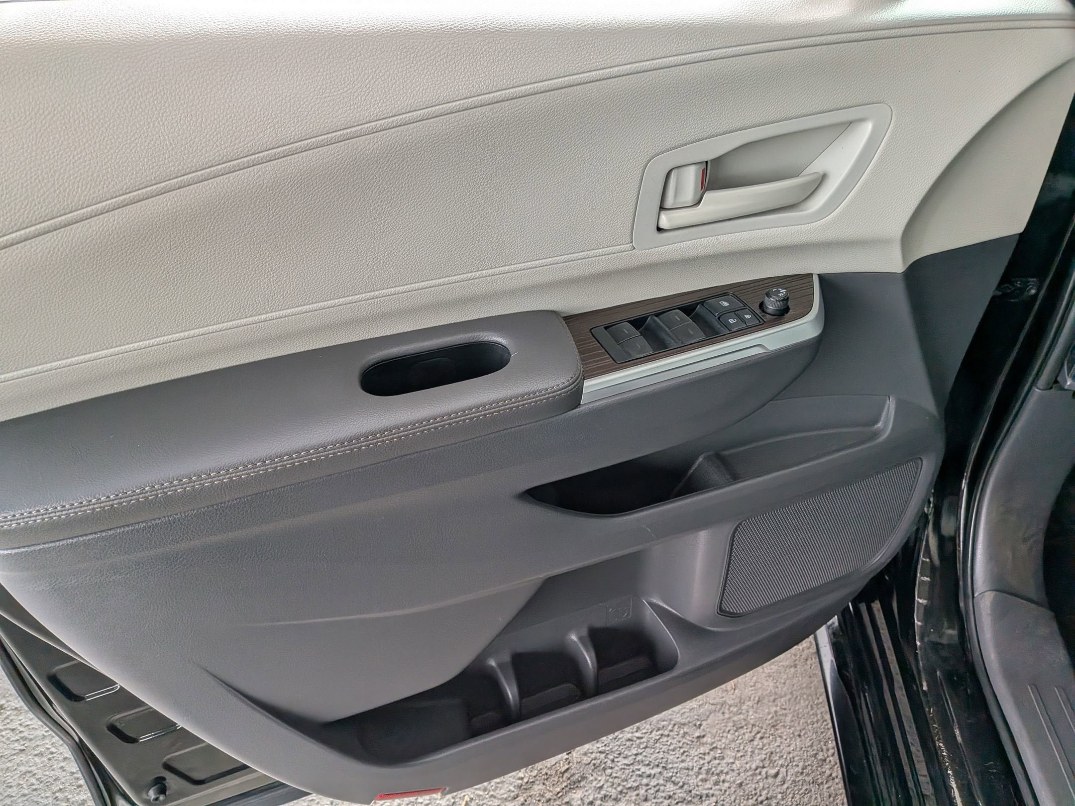 2022 Toyota SIENNA LE LE