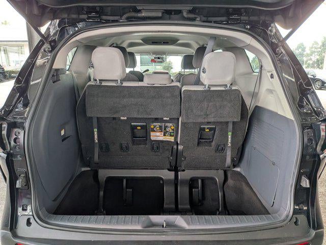 2022 Toyota SIENNA LE LE