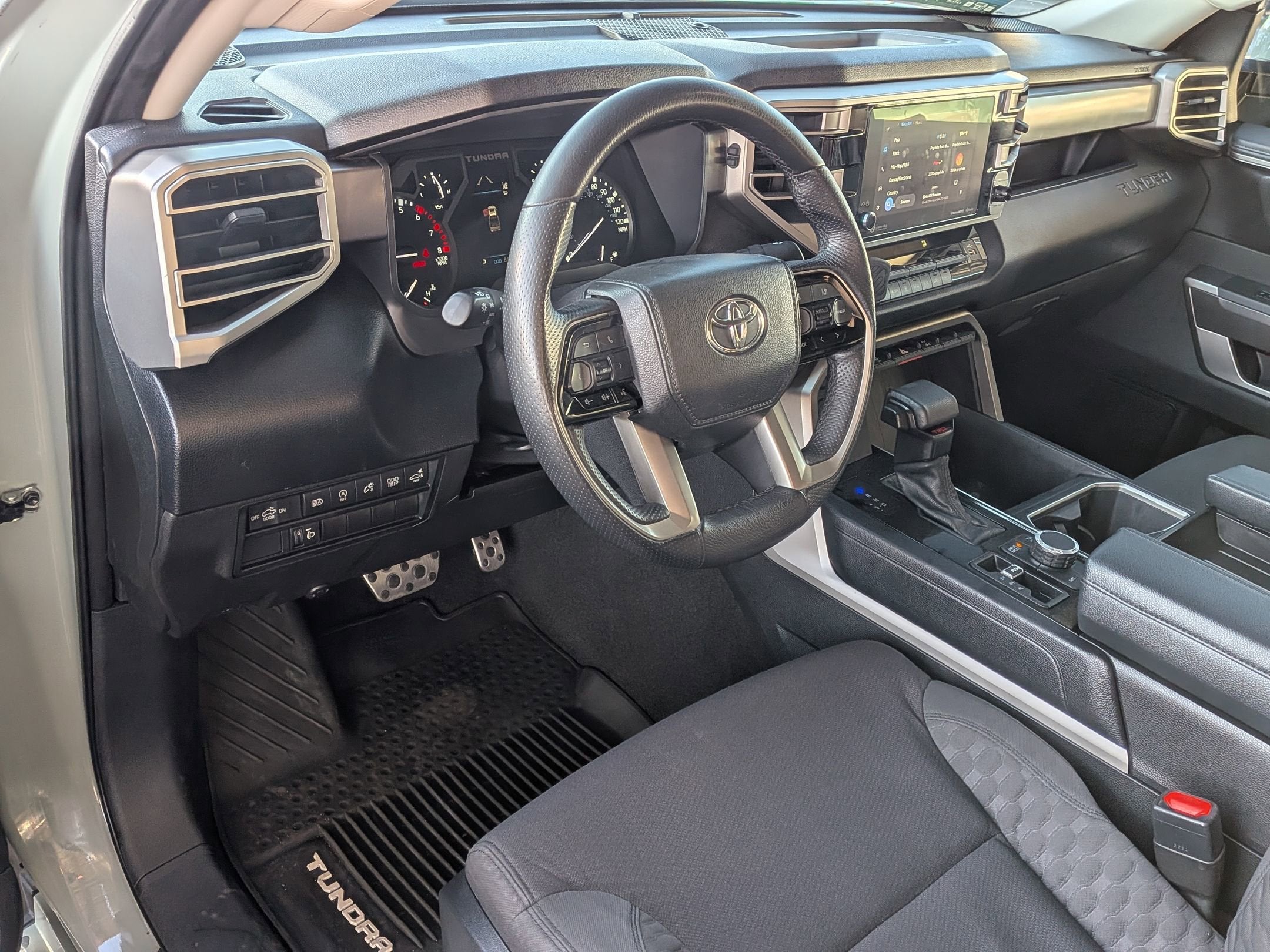 2022 Toyota TUNDRA 4X4 SR5