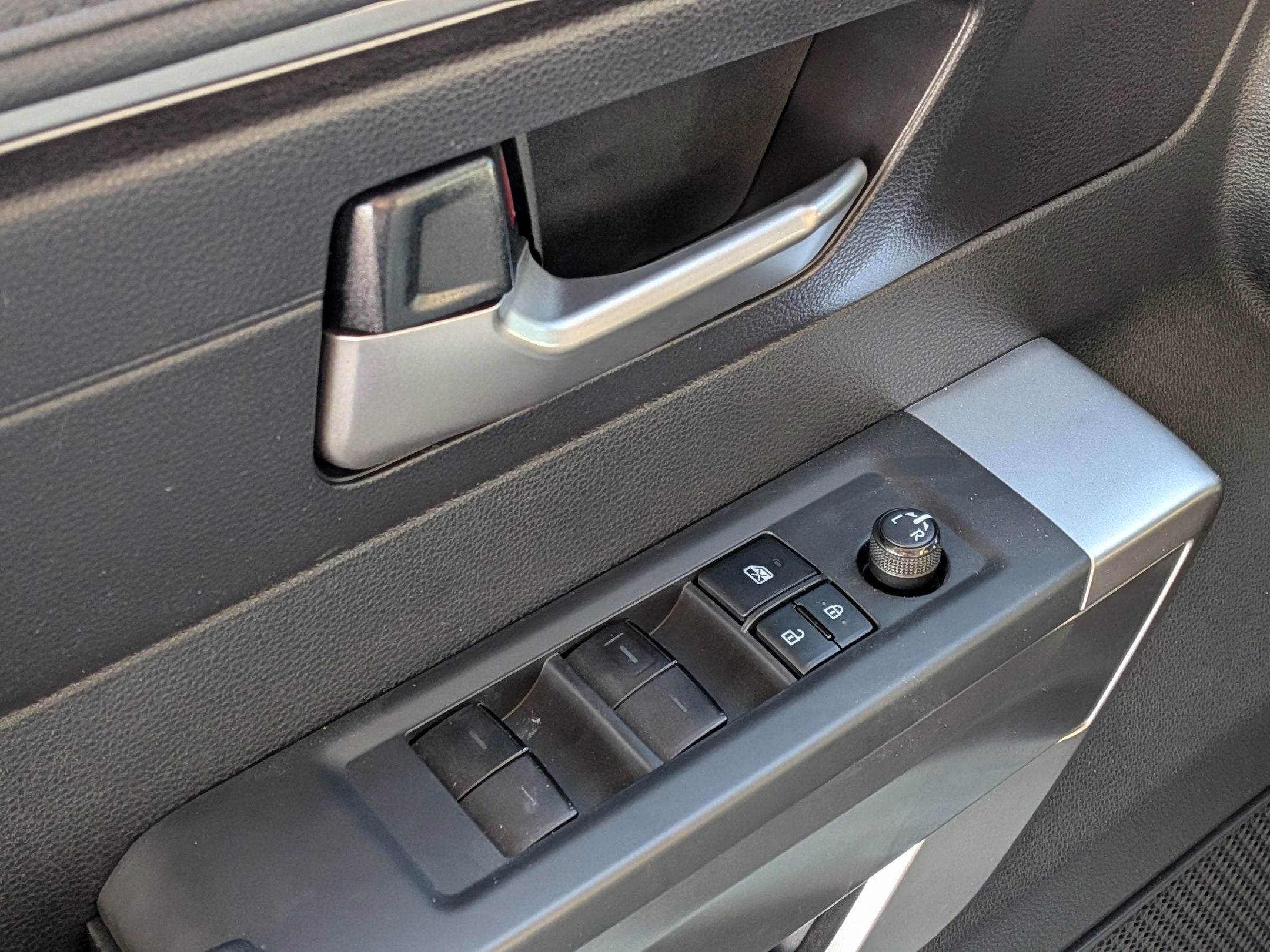 2022 Toyota TUNDRA 4X4 SR5