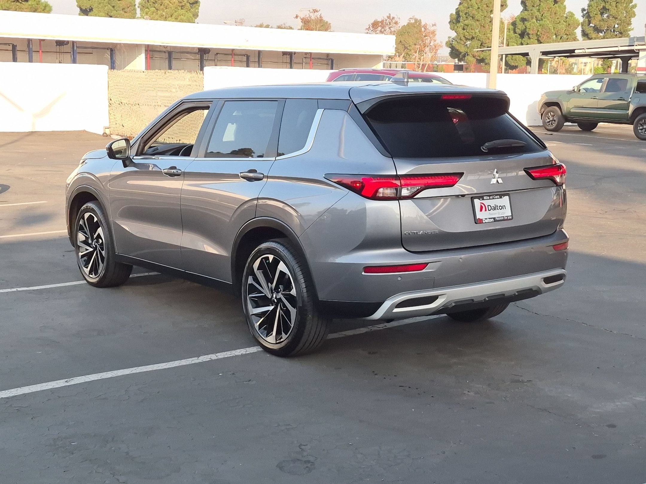 2024 Mitsubishi Outlander SE