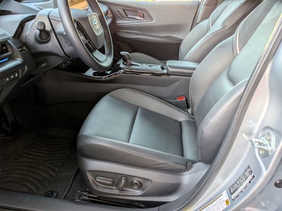 2024 Toyota PRIUS XLE