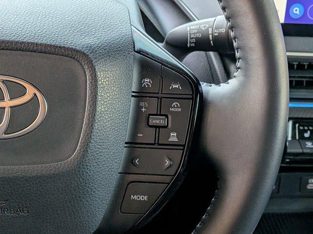 2024 Toyota PRIUS XLE