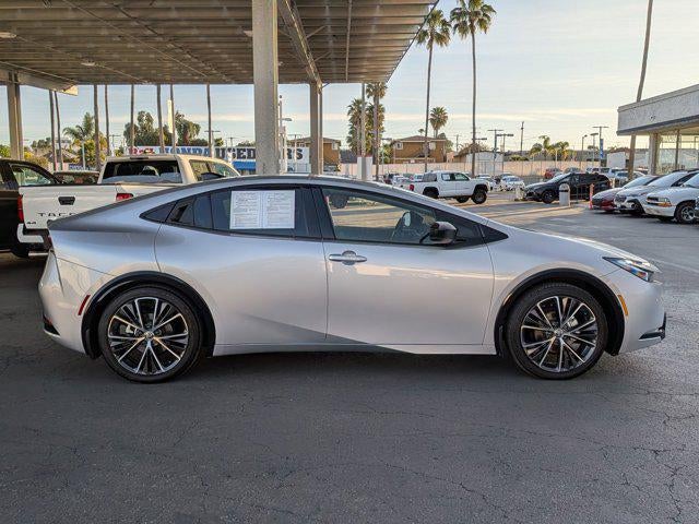 2024 Toyota PRIUS XLE