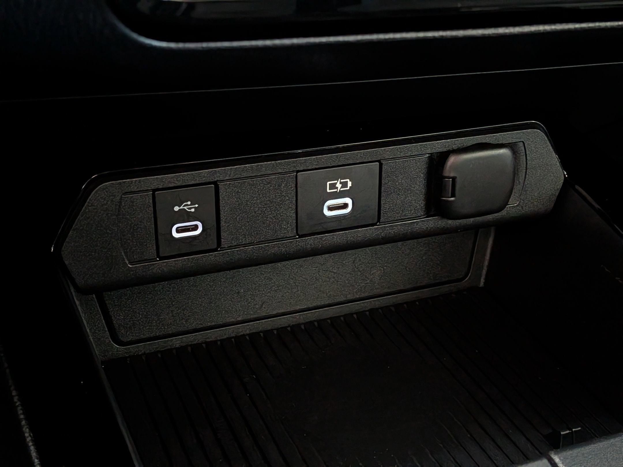 2023 Toyota PRIUS LE