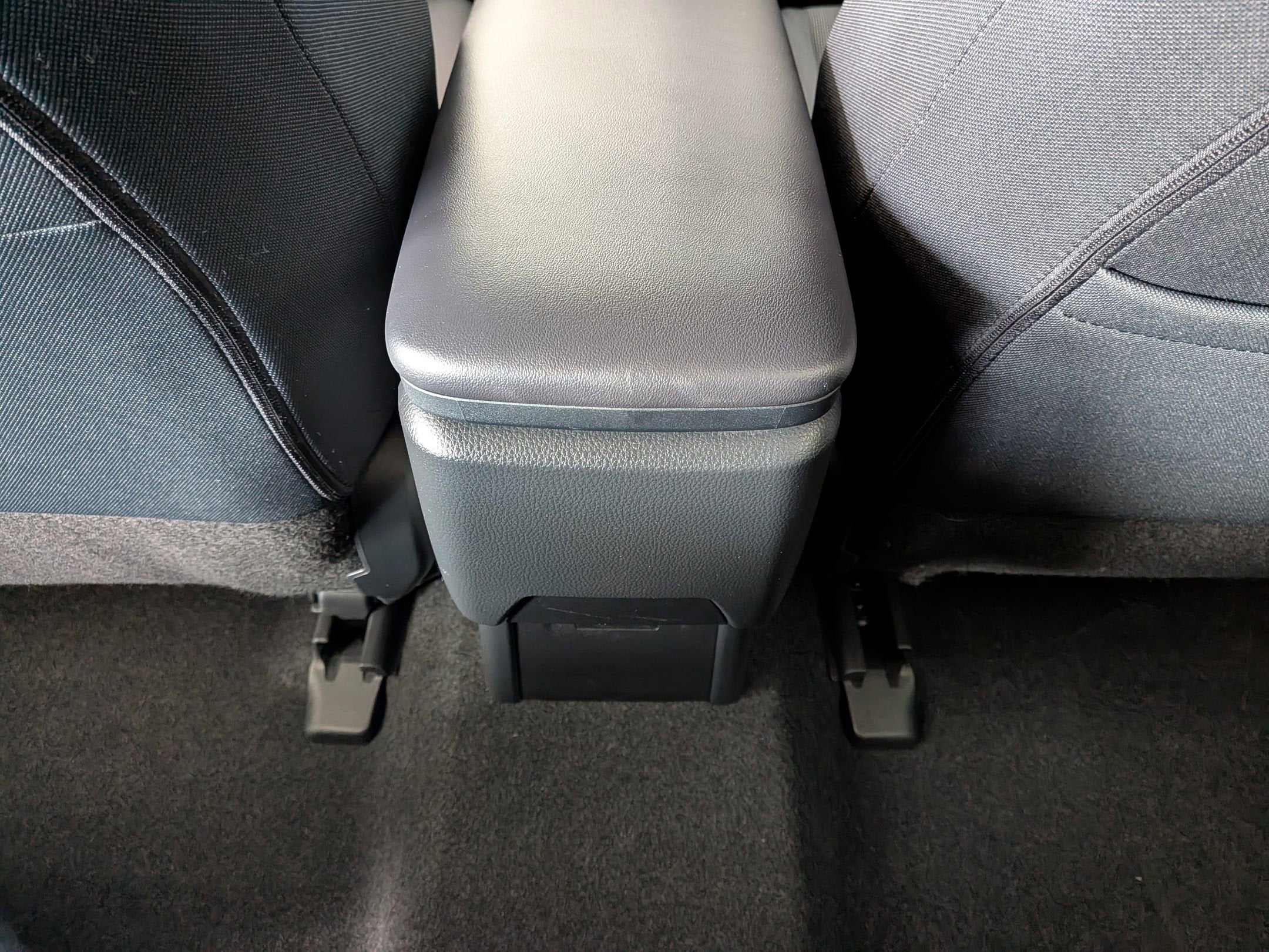 2023 Toyota PRIUS LE