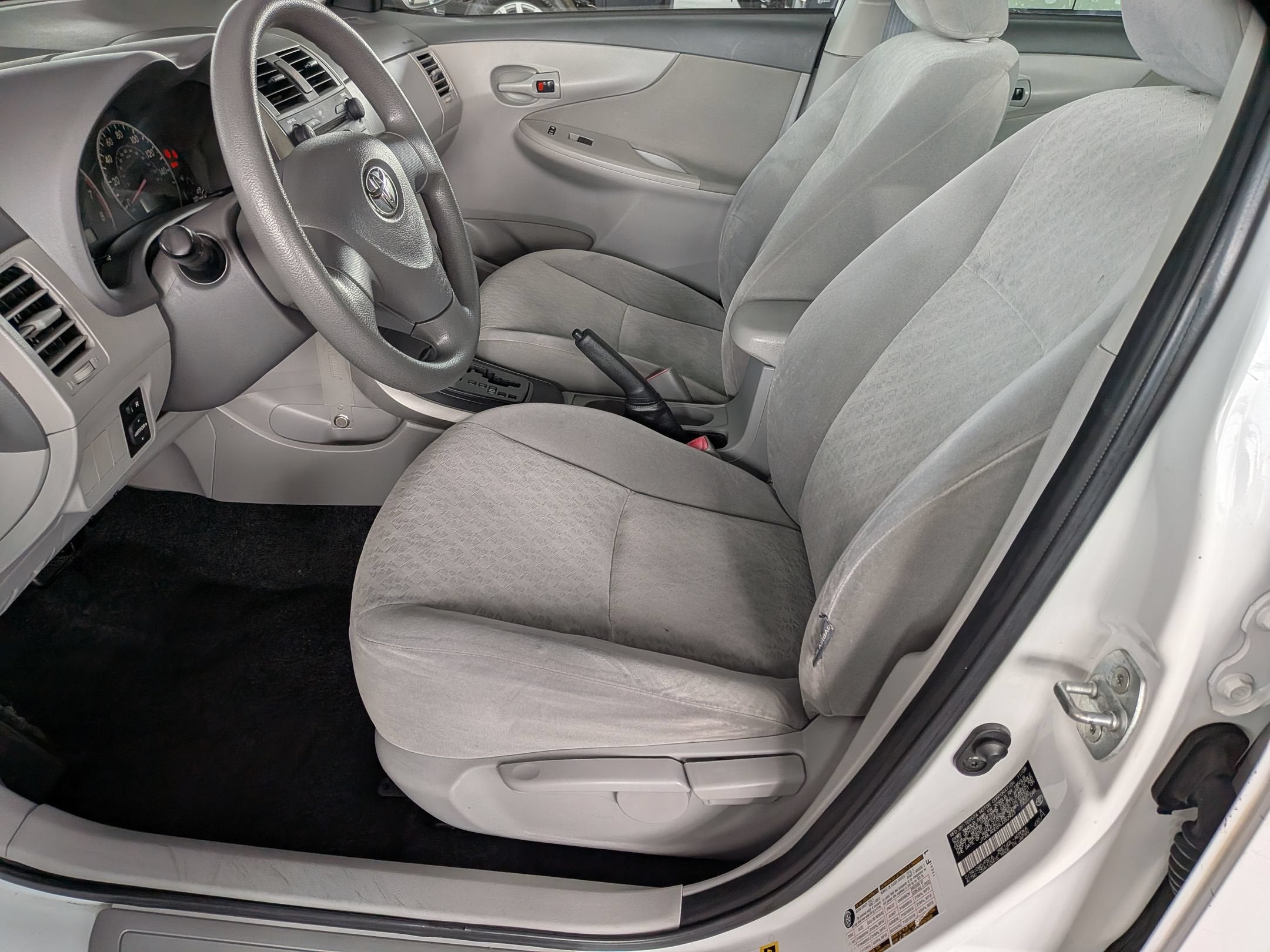 2009 Toyota COROLLA LE