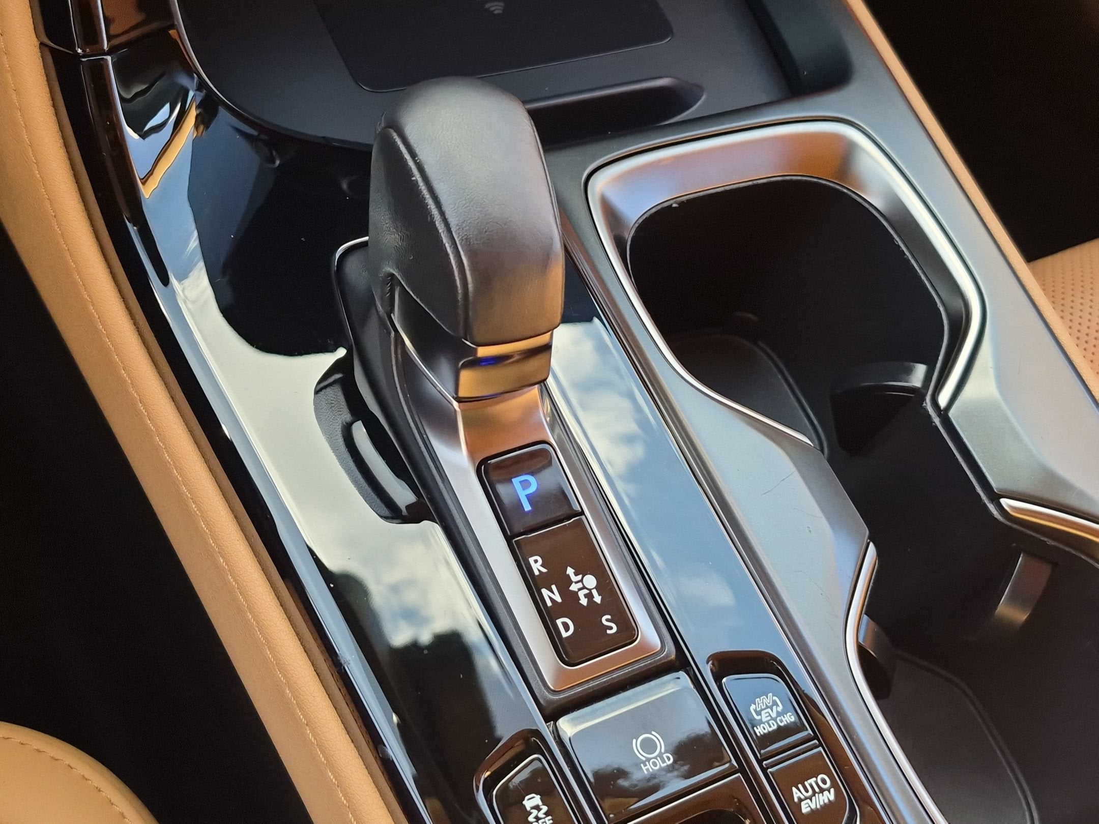 2024 Lexus NX PLUG-IN HYBRID ELECTRIC VEHICLE NX 450h+ Luxury