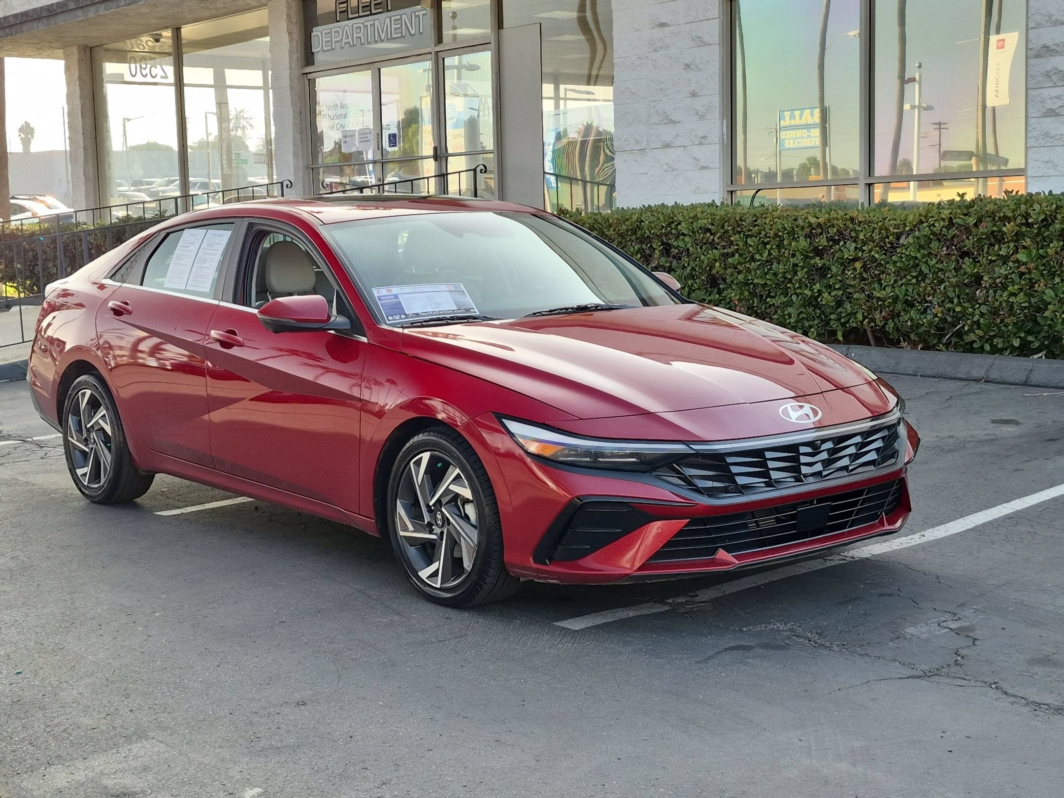 2024 Hyundai ELANTRA Limited