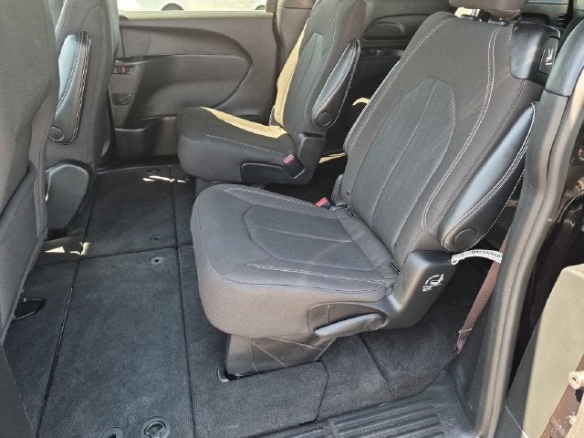 2024 Chrysler Pacifica Touring - Photo 15
