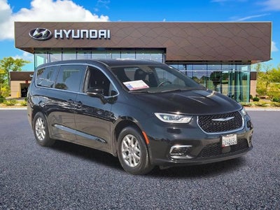 2024 Chrysler Pacifica Touring