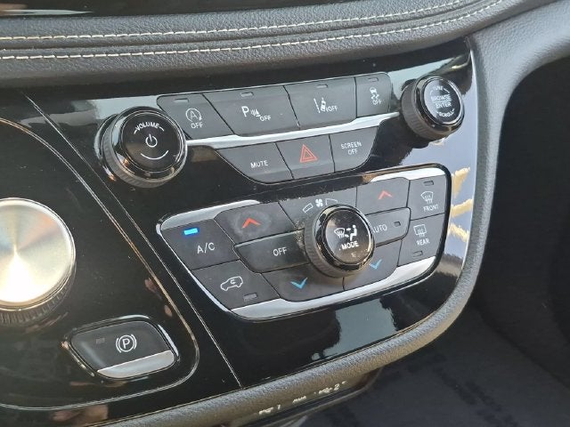 2024 Chrysler Pacifica Touring - Photo 21