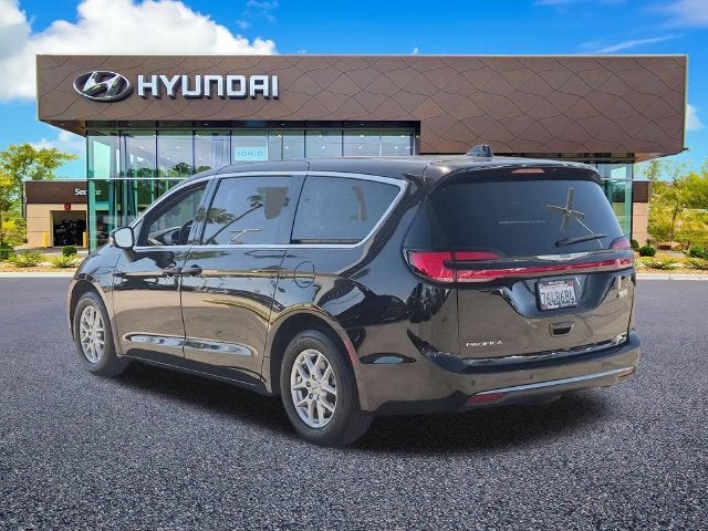 2024 Chrysler Pacifica Touring - Photo 6