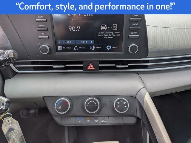 2025 Hyundai ELANTRA SE