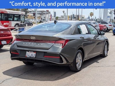 2025 Hyundai ELANTRA SE