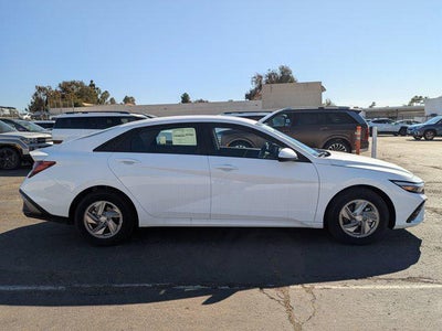 2026 Hyundai ELANTRA SE