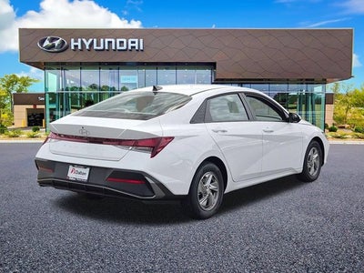 2026 Hyundai ELANTRA SE