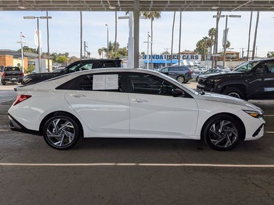2025 Hyundai ELANTRA HYBRID SEL Sport