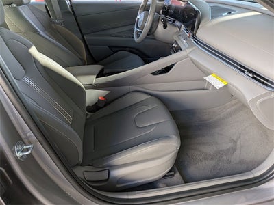 2025 Hyundai ELANTRA SEL Convenience