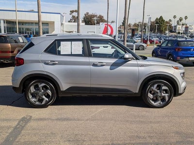 2025 Hyundai VENUE SEL