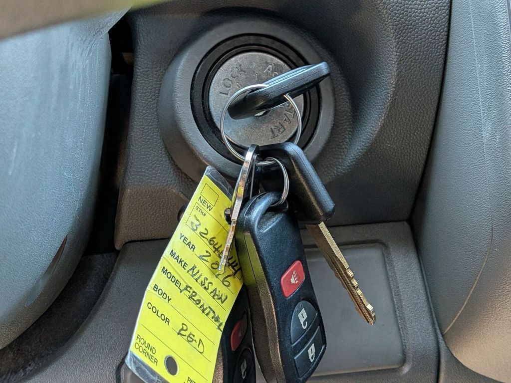 2016 Nissan Frontier SV